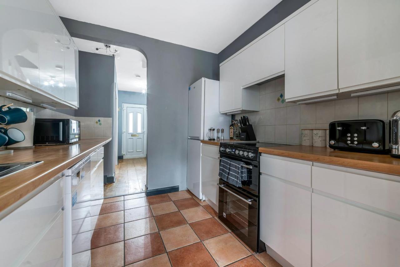 Stunning 3Br House W Garden & Parking In Richmond Villa คิว ภายนอก รูปภาพ