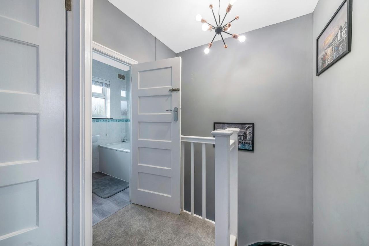 Stunning 3Br House W Garden & Parking In Richmond Villa คิว ภายนอก รูปภาพ